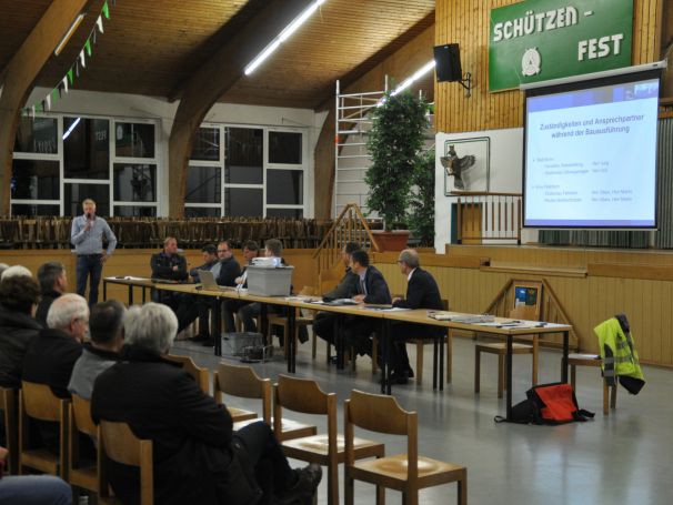 Bürgerversammlung zum Umbau der Ortsdurchfahrt Steinhausen (Foto: © Kreis Paderborn, Kreisstraßenbauamt Michael Rüngeler)